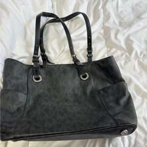 Michael Kors handbag used condition no tears